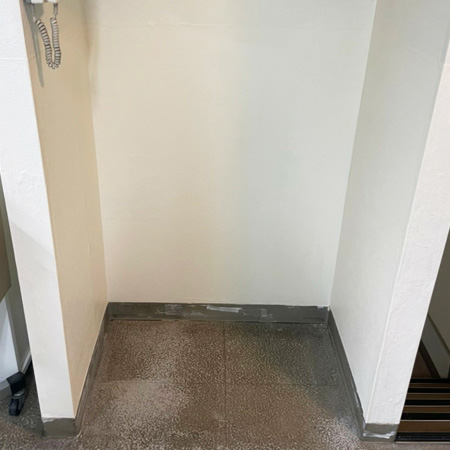 医療施設壁ダメージ施工前